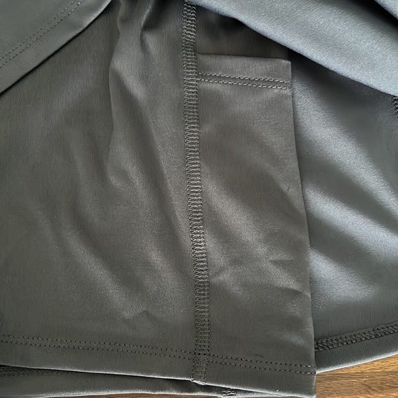 NWT Tommy Bahama Golf Women’s Skort Size Small Quick Dry - Picture 7 of 7